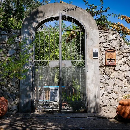 Pina Villa Praiano